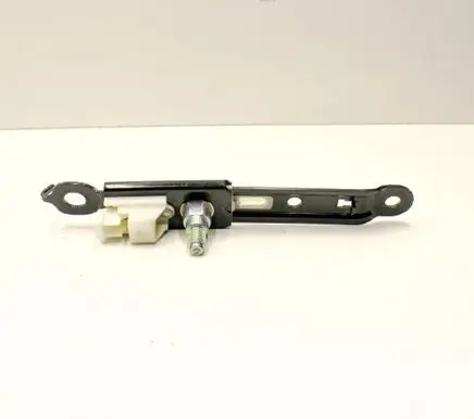 Toyota Camry VIII XV70 Seat belt height adjuster 