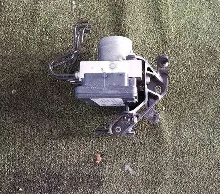 Tesla Model Y ABS Pump 104474510B