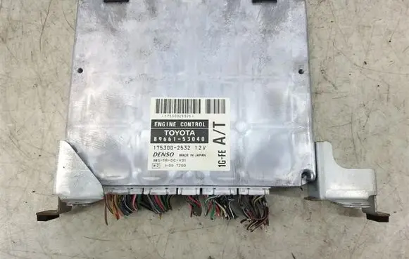 Lexus IS 200-300 Engine control unit/module 89661-53040