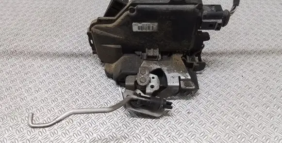 Audi A6 S6 C5 4B Rear door lock 4B0839016G