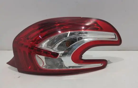 Peugeot 208 Rear/tail lights 9672628390