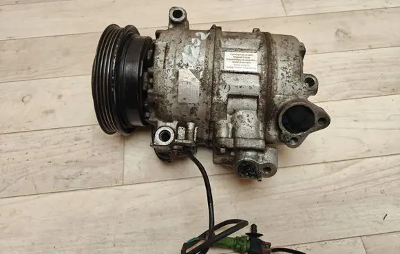 Volkswagen PASSAT B5.5 Air conditioning (A/C) compressor (pump) 8D0260808 4472208182 03F40898
