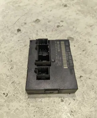 Audi A3 S3 8P Comfort/convenience module 8P0959433B 05600600
