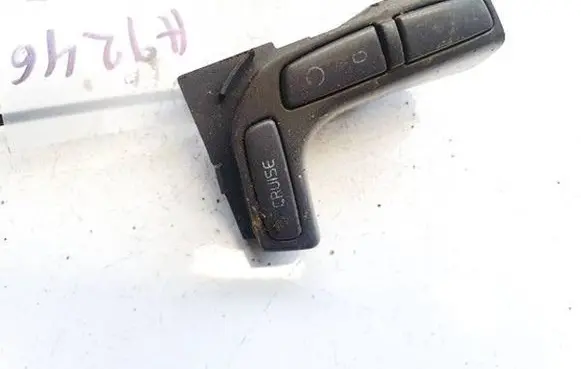 Steering wheel buttons/switches