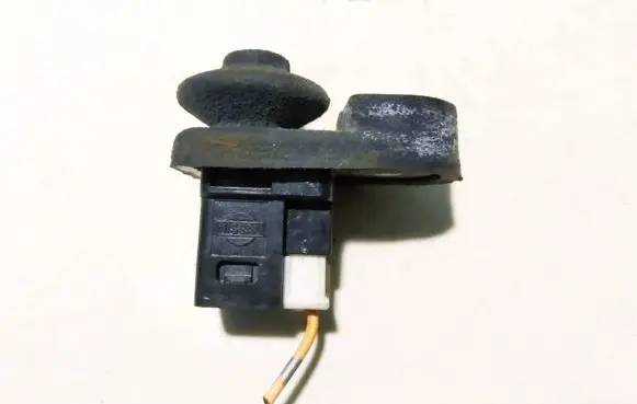Nissan Almera Front door sensor 