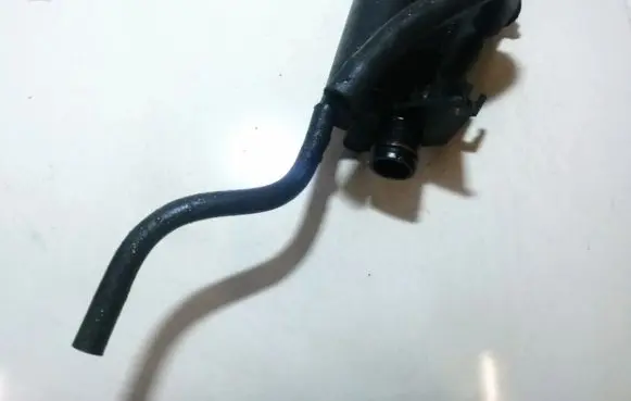 Volvo S40, V40 Breather/breather pipe/hose 8200140763