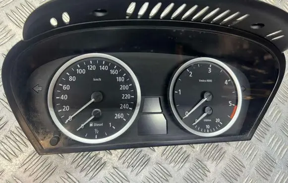 BMW 5 E60 E61 Speedometer (instrument cluster) 110080213 699070890ZV 62116945633