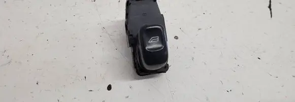 Volvo XC70 Electric window control switch 8685288 03W345