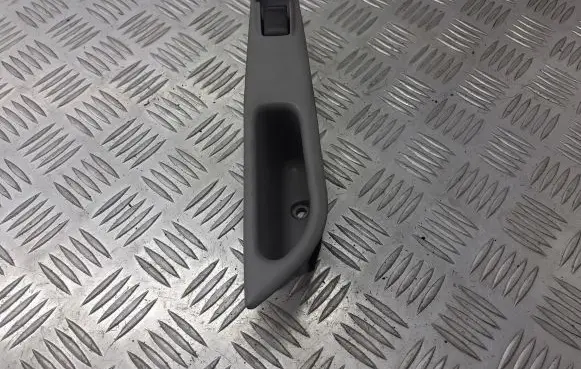 Nissan Almera Tino Quarter vent window switch 82961-BU700
