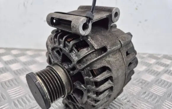 Mercedes-Benz C W204 Generator/alternator A0009063000 2608896B 311150518