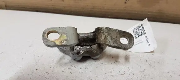 KIA Sorento Front door lower hinge