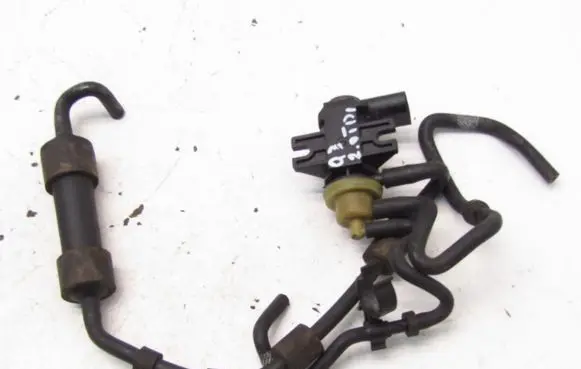 Audi Q3 8U Turbo solenoid valve 1K0906627B