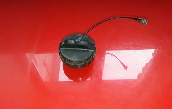 Mitsubishi Grandis Fuel tank filler cap NOCODE