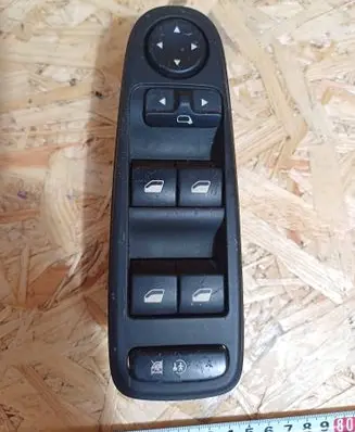 Citroen C4 I Picasso Electric window control switch 96639382ZD