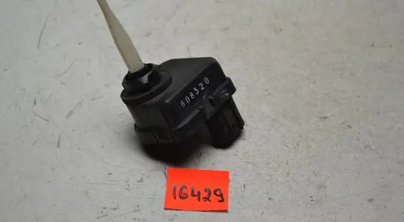 Toyota Avensis T220 Headlight level adjustment motor VAD12V083 0307852354