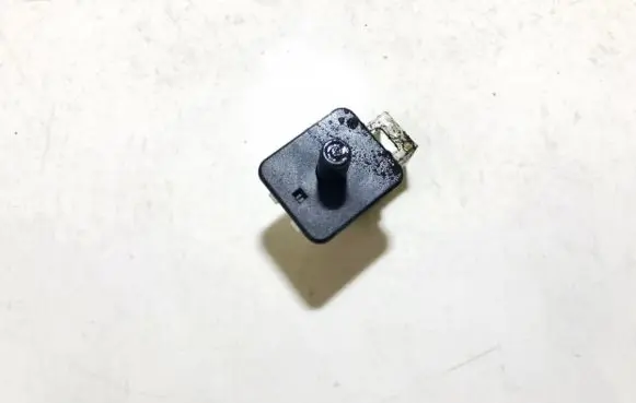 Mercedes-Benz E W211 Front door sensor coupe 2028209410