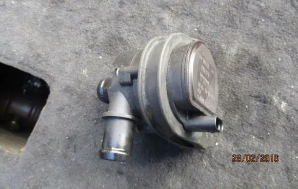 Volkswagen PASSAT B7 Water pump AUDI5G0965567A