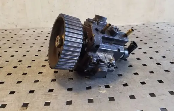 Opel Astra H Fuel injection high pressure pump 0445010156 46517943 0055206679