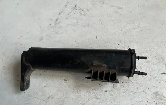 Active carbon filter fuel vapour canister