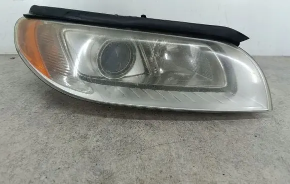 Volvo V70 Headlight/headlamp 