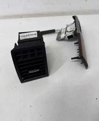 Volkswagen Touareg I Dashboard side air vent grill/cover trim 7L6819703M
