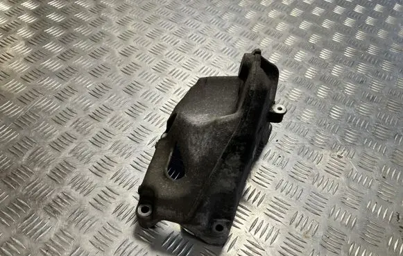 Mercedes-Benz C W205 Engine mount vacuum valve A6262230100