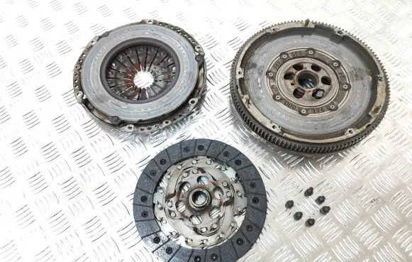 Volkswagen T-Roc Clutch set kit 04C141025R 04C141031H 04C105266E