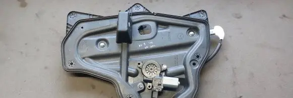 Mazda 3 III Rear window lifting mechanism without motor BHN97397XA BHP15958X