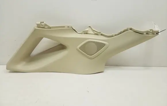 (D)pillar trim (top)