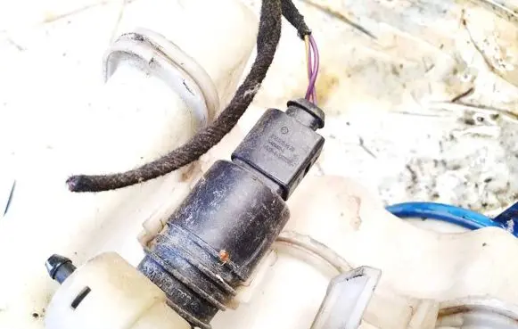 Mercedes-Benz B W245 Windscreen/windshield washer pump