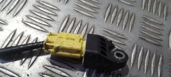 Toyota RAV 4 (XA30) Airbag deployment crash/impact sensor 8983133020