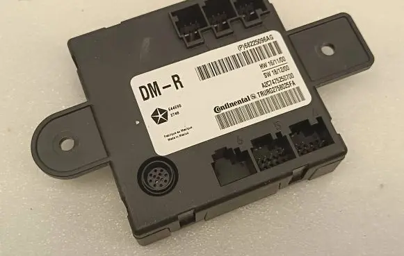 Chrysler Pacifica Sliding door control unit/module 68225096AG TRTDC2758025FA A2C7475250700