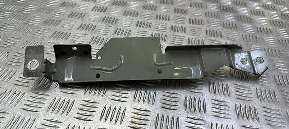 Volvo S90, V90 Fender mounting bracket