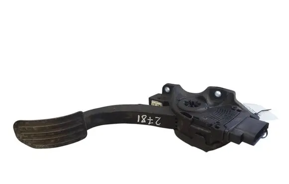 Volvo V70 Accelerator throttle pedal 31329058