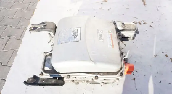 Toyota Prius (XW20) Voltage converter inverter INWERTER
