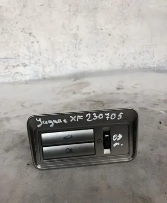 Jaguar XF X250 Tailgate interior release/open handle 8X2311654AB