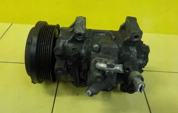 Toyota Avensis T270 Air conditioning (A/C) compressor (pump) 4472601496