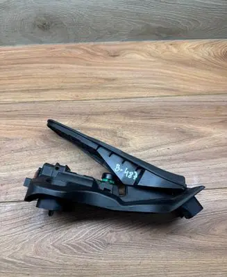 Volkswagen Golf VI Accelerator throttle pedal 1K1723503S 6PV00860051