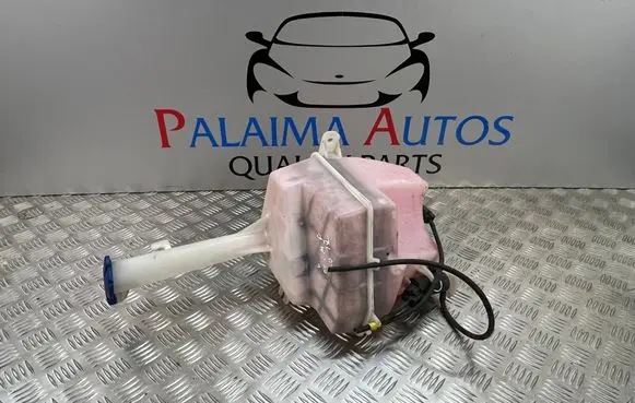 KIA Optima Windshield washer fluid reservoir/tank 986102T00