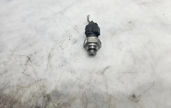 Toyota Avensis T250 Oil pressure sensor 8944851010