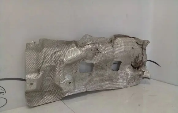 Porsche Cayenne (9Y0 9Y3) Heat shield in engine bay 4M0825661AC
