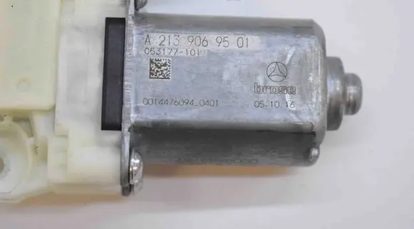 Mercedes-Benz GLC X253 C253 Front door window regulator motor A2139069501