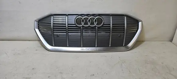 Audi e-tron Front bumper upper radiator grill 4KE853651