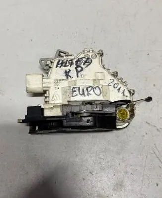 Seat Altea Rear door lock 5P0839011