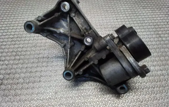 Renault Trafic III (X82) Generator/alternator bracket 117105124R