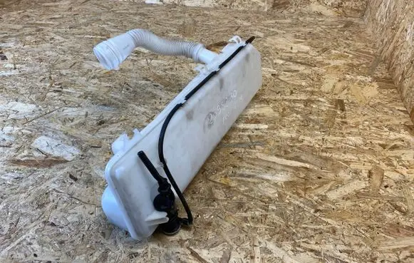 Opel Vivaro Windshield washer fluid reservoir/tank 9809803680