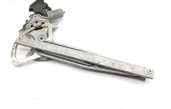 Toyota Yaris Front door electric window regulator 98372203