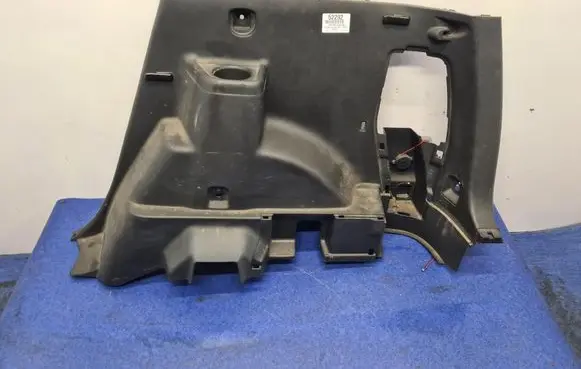 Toyota Corolla Verso E121 Bottom trim 
