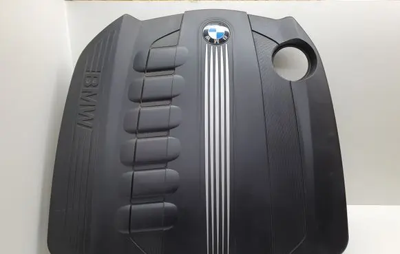 BMW 5 F10 F11 Engine cover (trim) 7800575 13717800575 8510365
