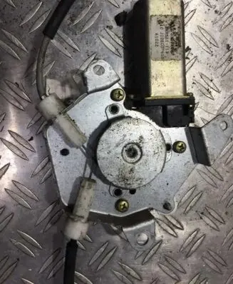 Nissan Almera Front door window regulator motor mmr511113 07300m007